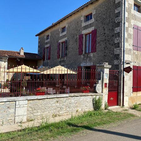 La Tuilerie Bed & Breakfast Verteuil-sur-Charente Bagian luar foto