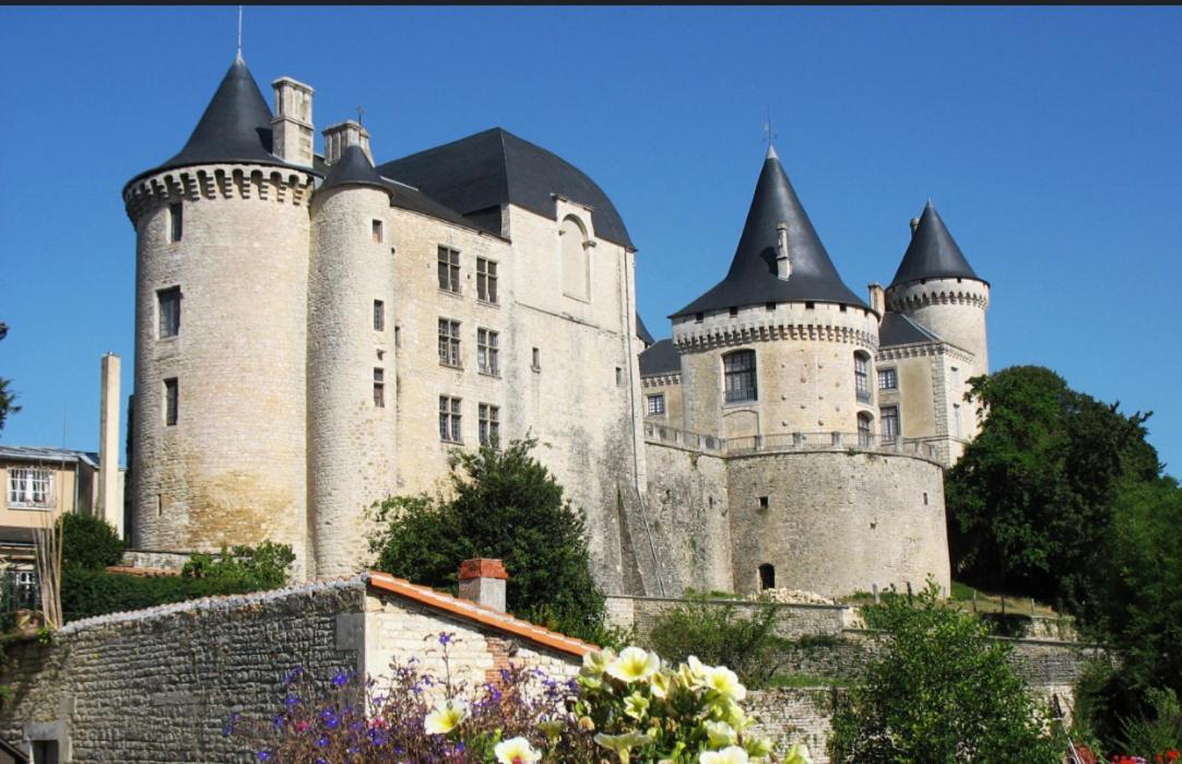 La Tuilerie Bed & Breakfast Verteuil-sur-Charente Bagian luar foto