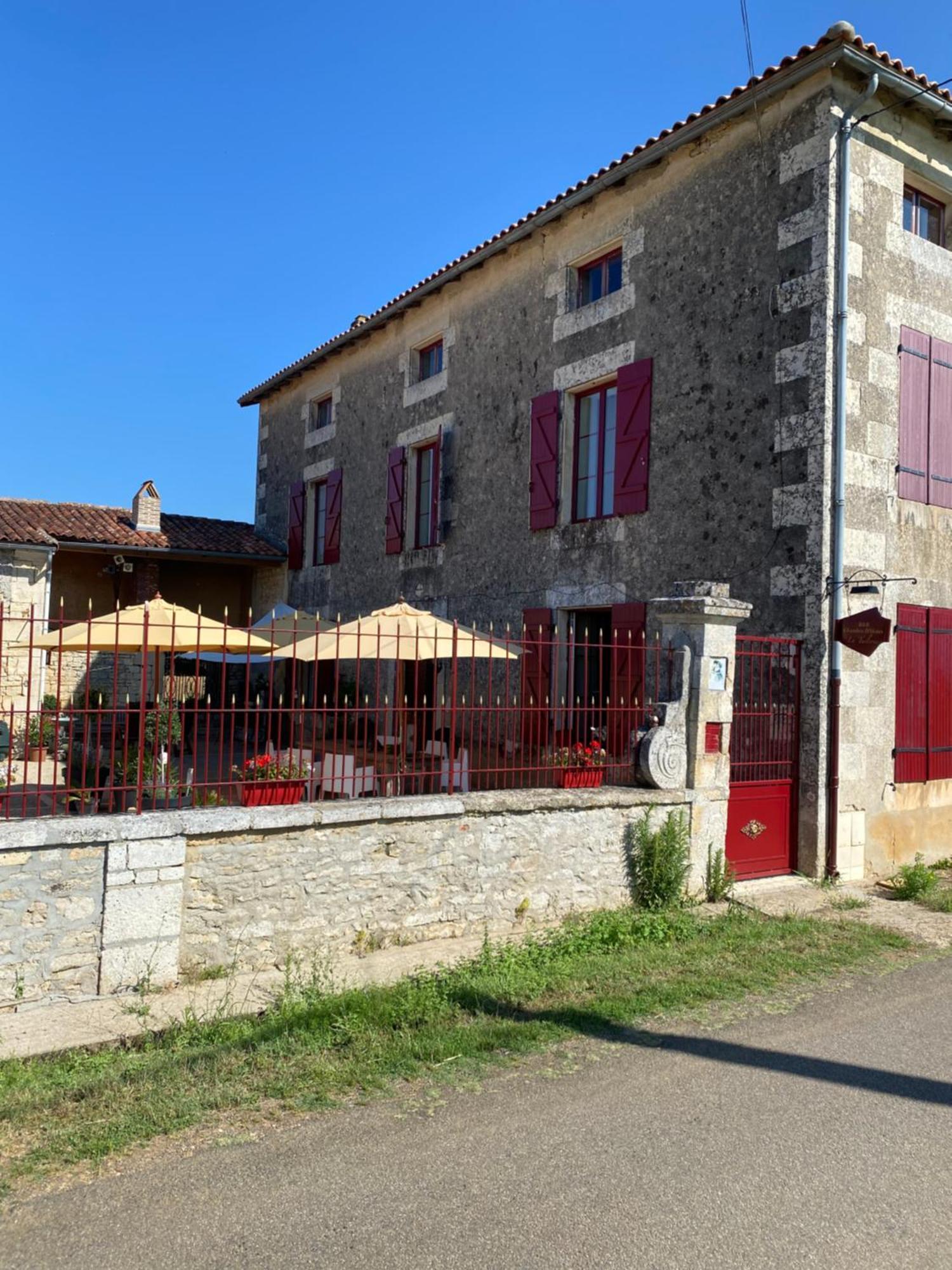 La Tuilerie Bed & Breakfast Verteuil-sur-Charente Bagian luar foto